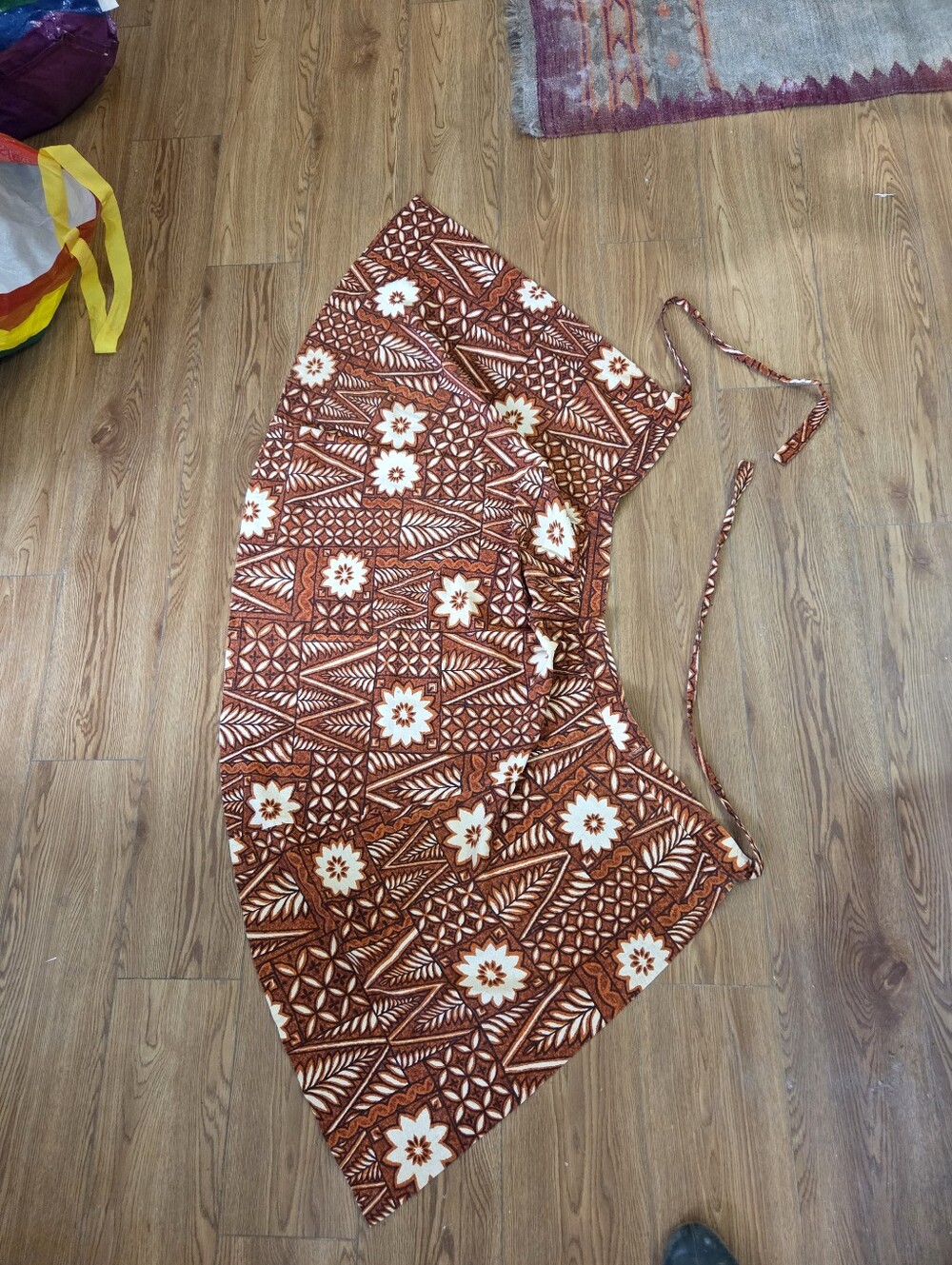 Vintage 60s/70s Hawaiian Tapa Print Wrap Skirt - Midi Length Barkcloth